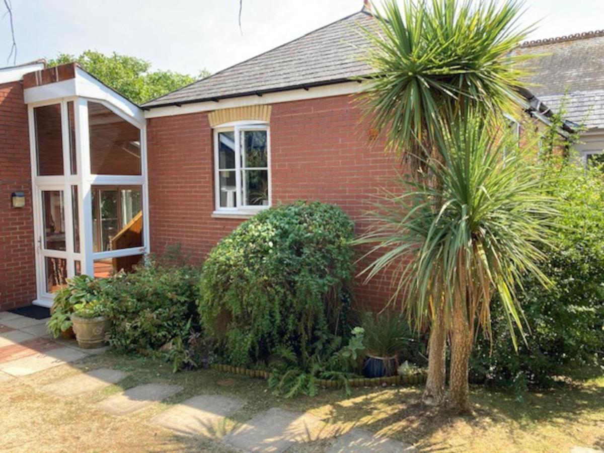 Walnut Cottage Newton Ferrers Exterior photo
